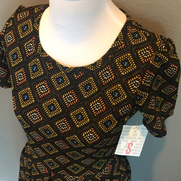 Small Lularoe Amelia - Picture 3 of 4